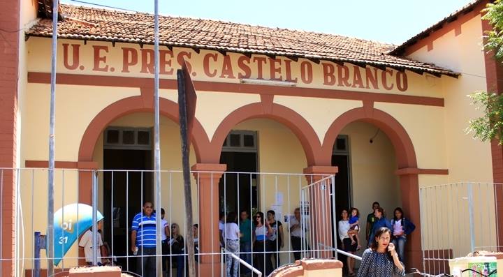Escola que levava o nome do primeiro presidente ditador ganha nome de ex-professora